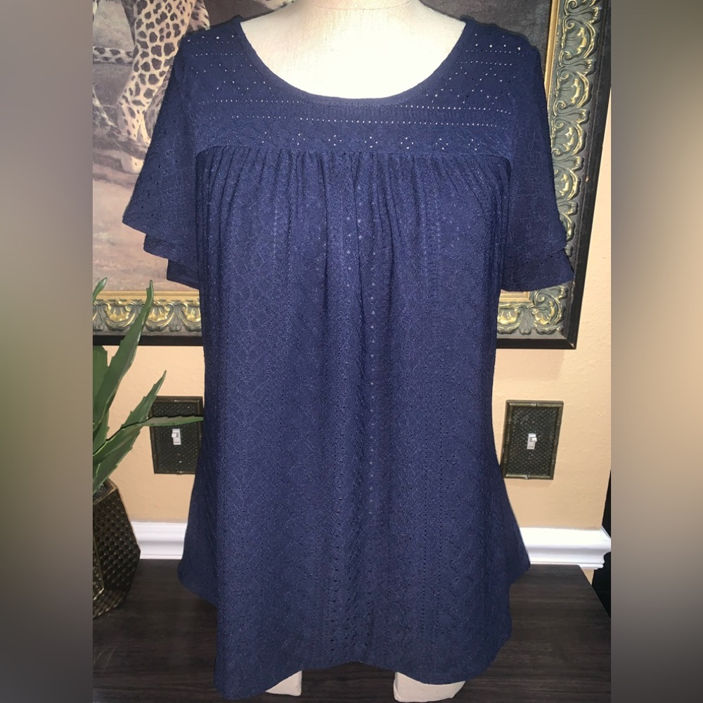 Solid eyelet Flutter sleeve top